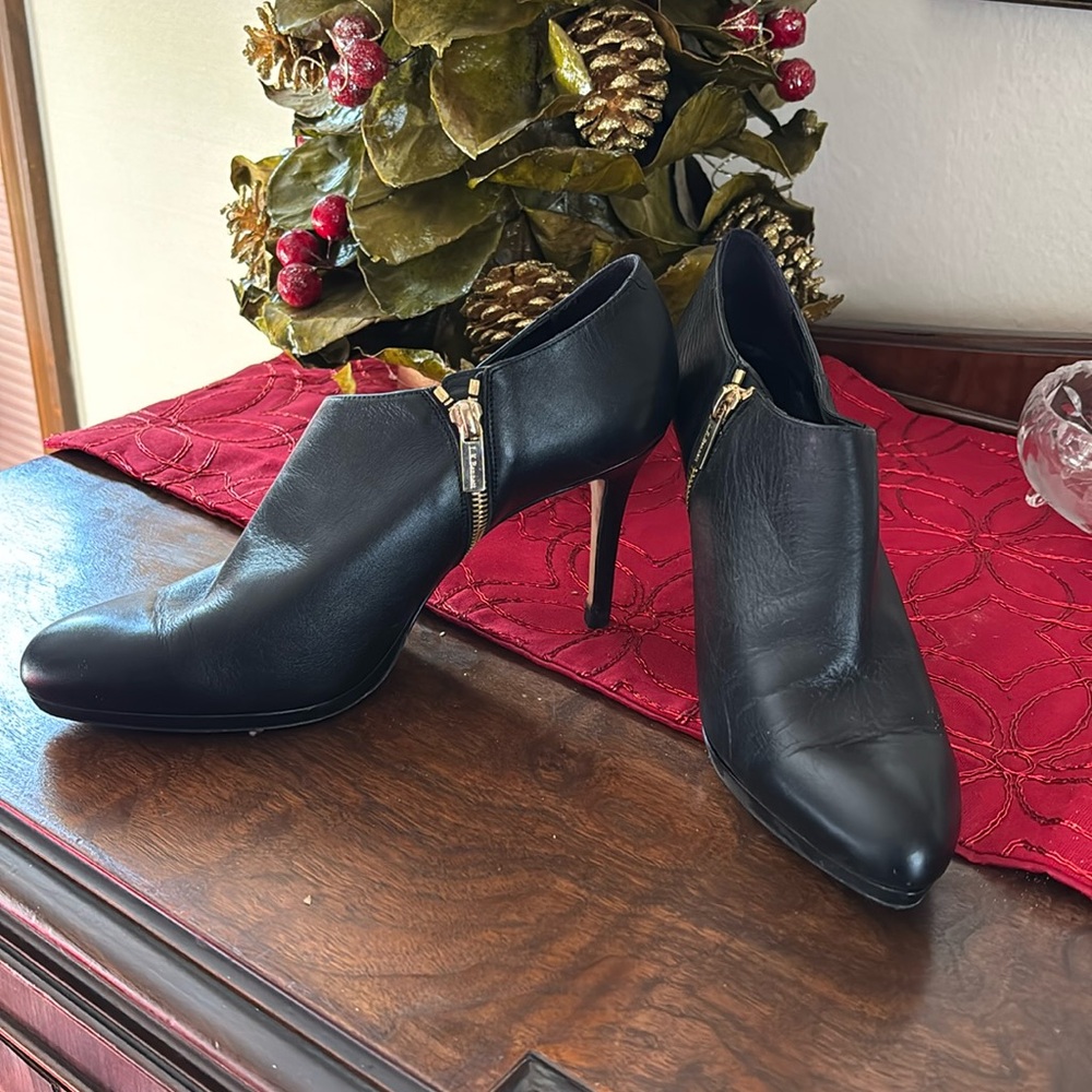 LK Bennett London Doris booties sz 9.5
